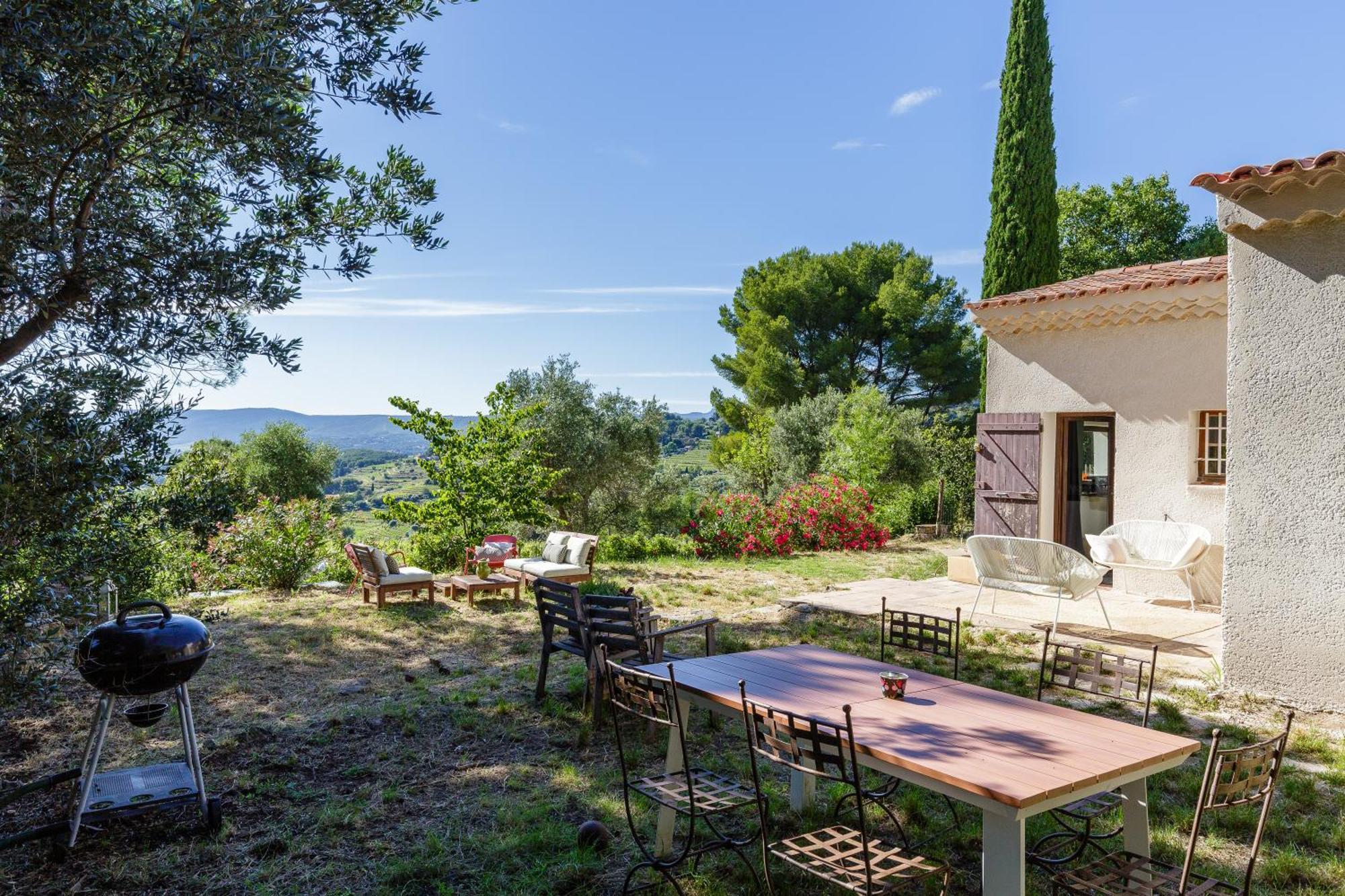 Lodges Park Castellet Provence: Vineyard Gites Near Beaches and F1 Circuit Le Beausset Room photo